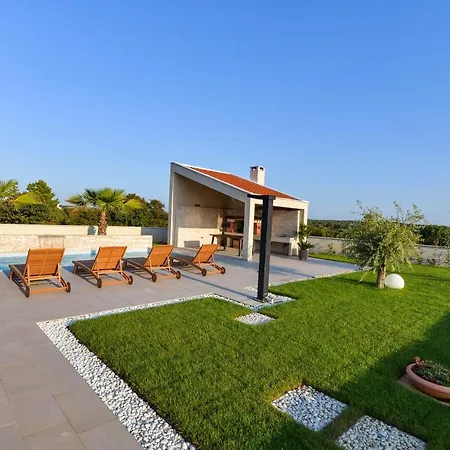 Petra Villa Knezevic