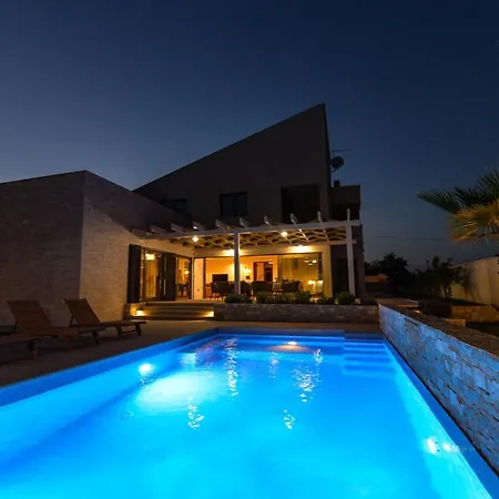 Petra Villa Knezevic